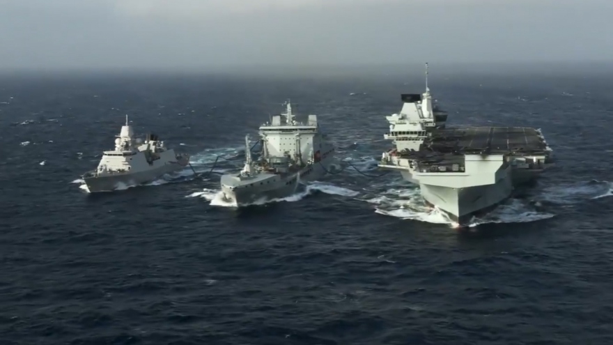 Hải quân Mỹ đăng tải video tàu sân bay Anh Queen Elizabeth hoạt động ở Biển Đông